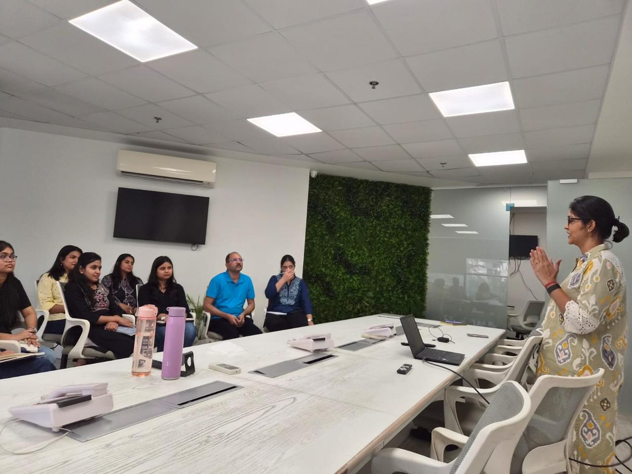 YesLife financial wellness workshop presentation at Scale Up